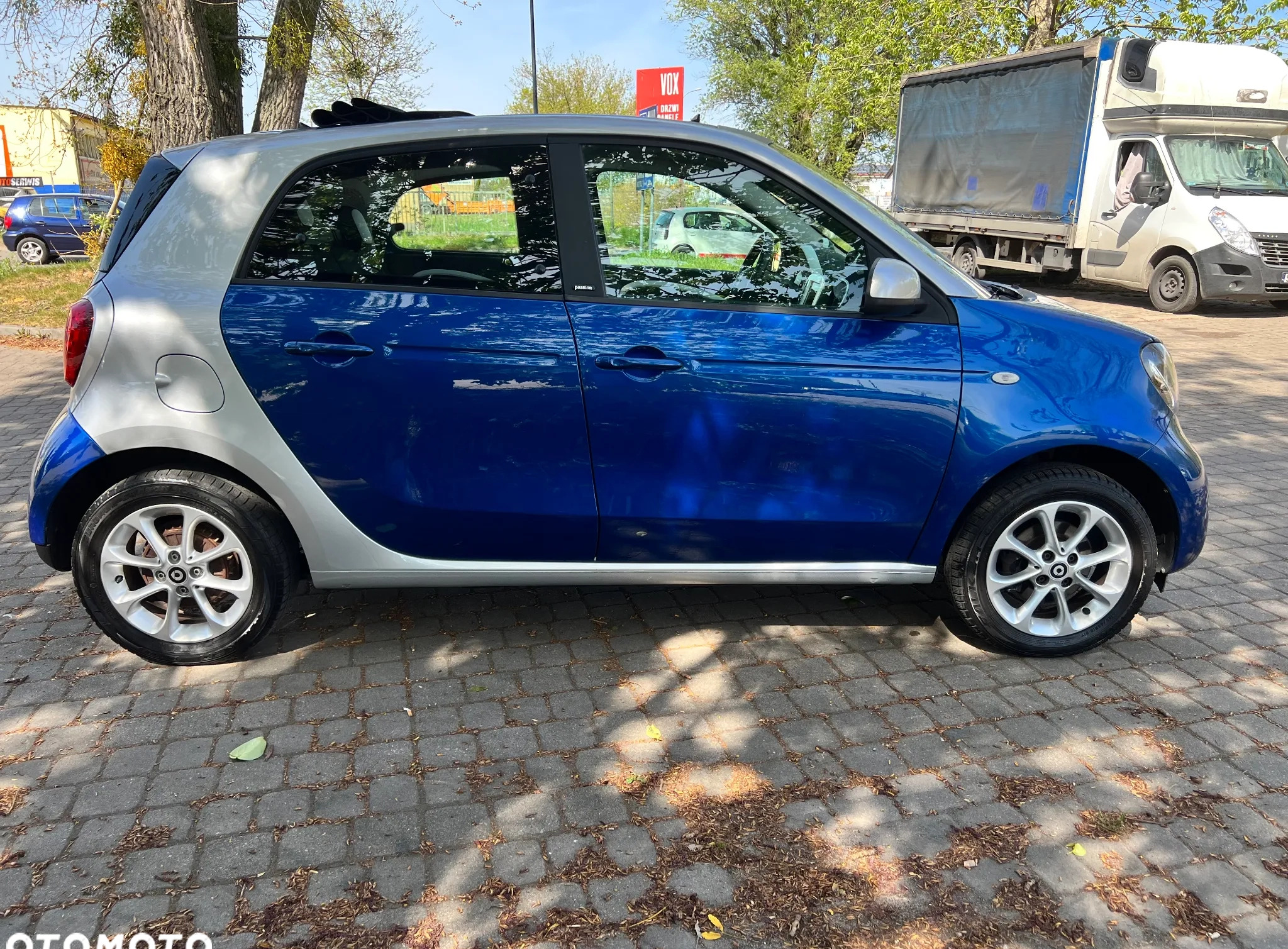 Smart Forfour cena 33999 przebieg: 71000, rok produkcji 2015 z Ząbki małe 301